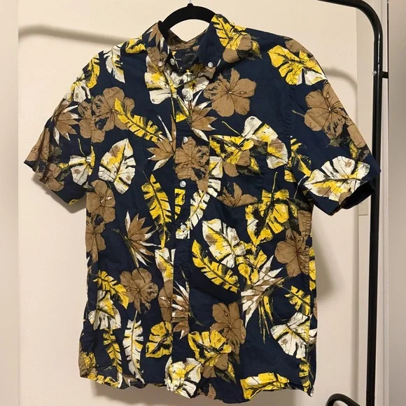 Banana Republic Men's Tropical Floral Shirt - Navy and Brown - Picture 1 of 2